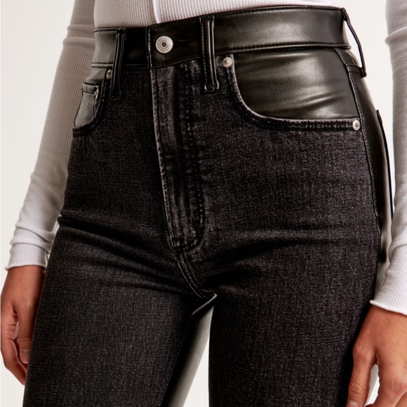 Abercrombie & Fitch Mixed Fabric Ultra High Rise Ankle Straight Jean (Size 12) - Picture 2 of 9